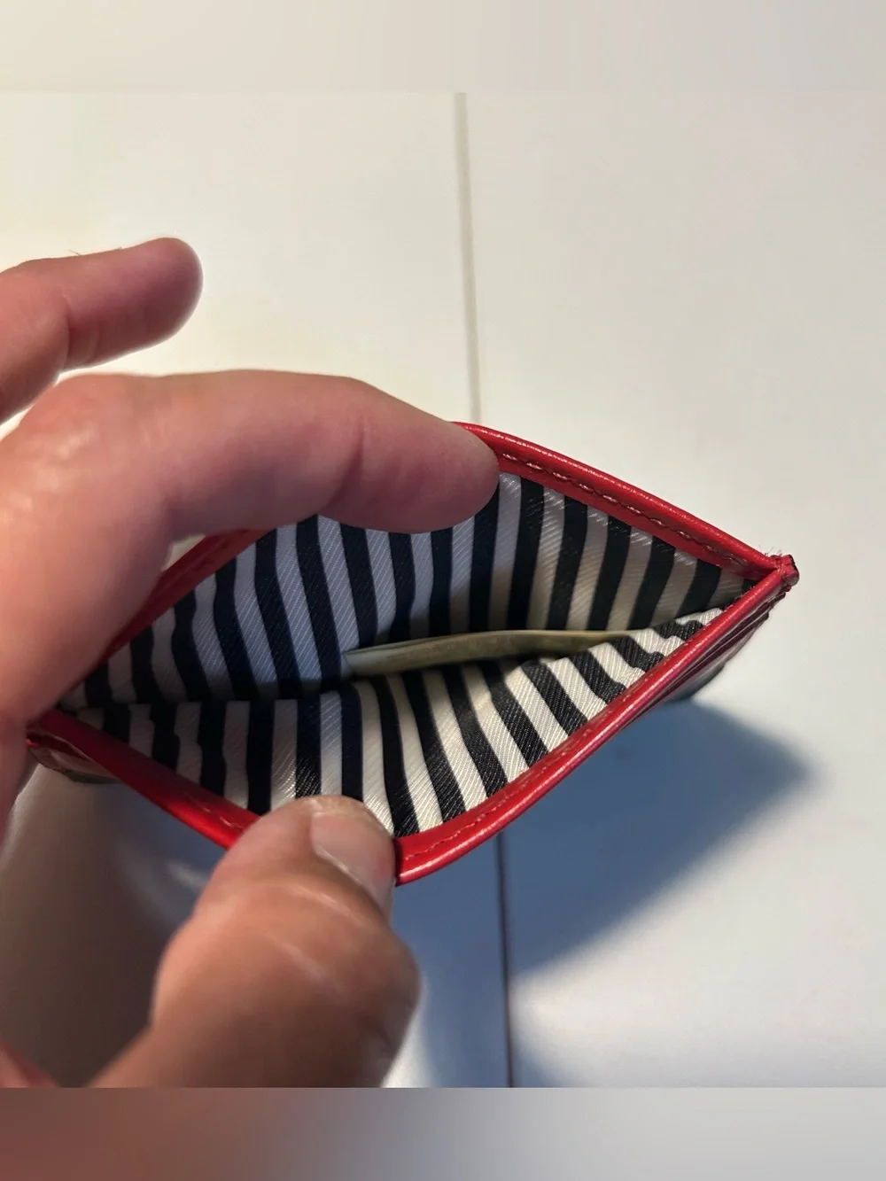 Kate Spade red black Scalloped Card Holder